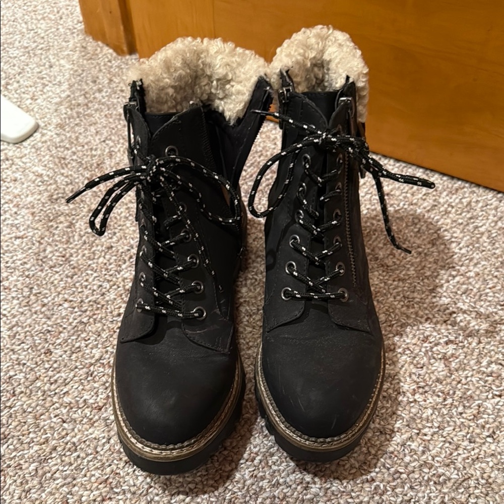 Women's Black Fur-Lined Boots